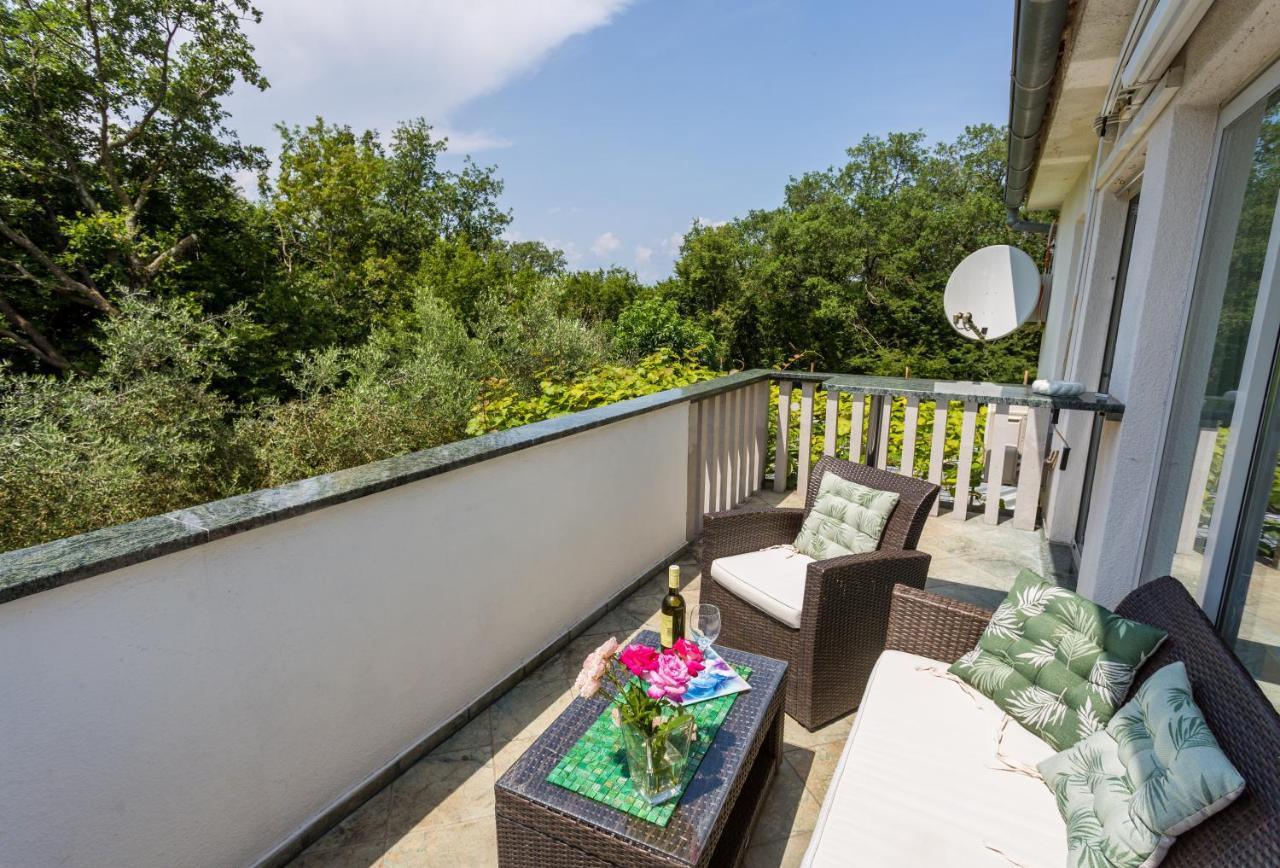 Molnar Resort Villa Mimoza&Apartment Nea Brzac Esterno foto